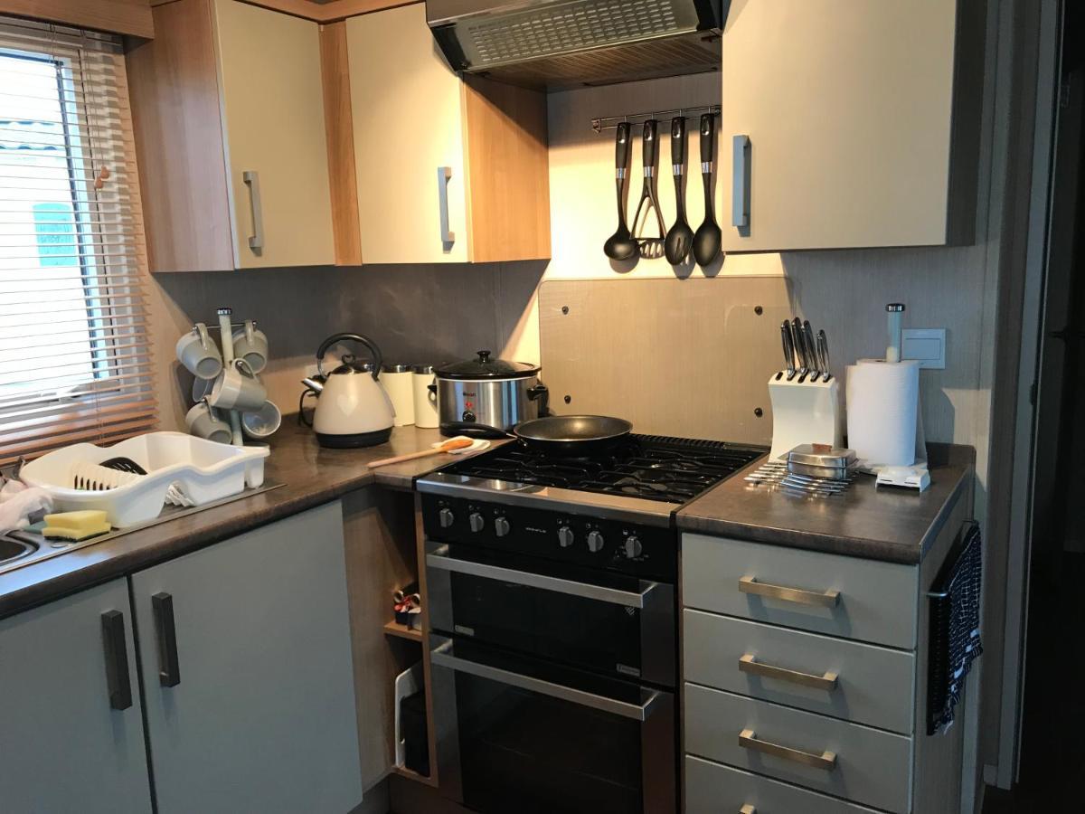 Bobby'S Bolthole Apartamento Heysham Exterior foto