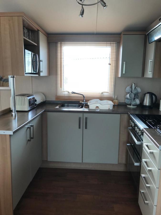 Bobby'S Bolthole Apartamento Heysham Exterior foto