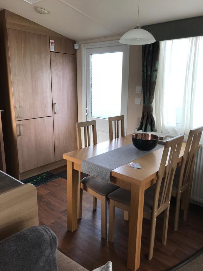 Bobby'S Bolthole Apartamento Heysham Exterior foto
