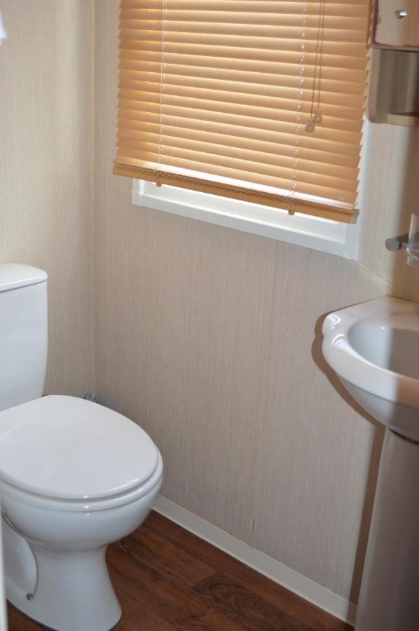 Bobby'S Bolthole Apartamento Heysham Exterior foto